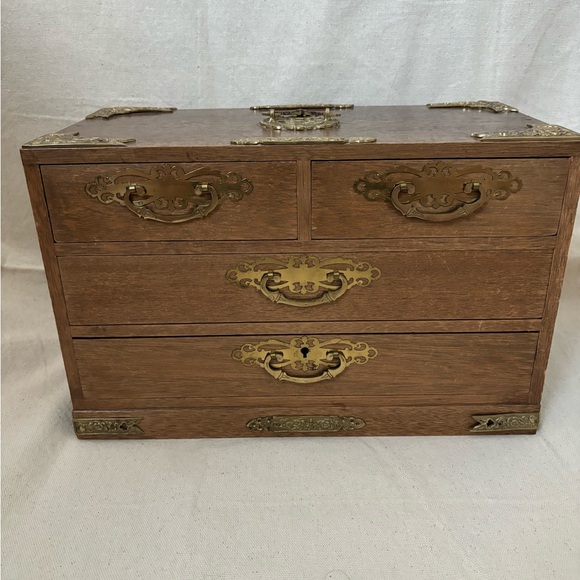 Japanese Vintage Jewelry Box with Brass hardware - Picture 3 of 5